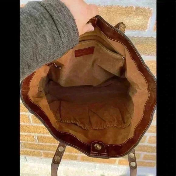 PATRICIA NASH FRESCO BOUQUET SOLARO
LEATHER TOTE - Picture 13 of 16